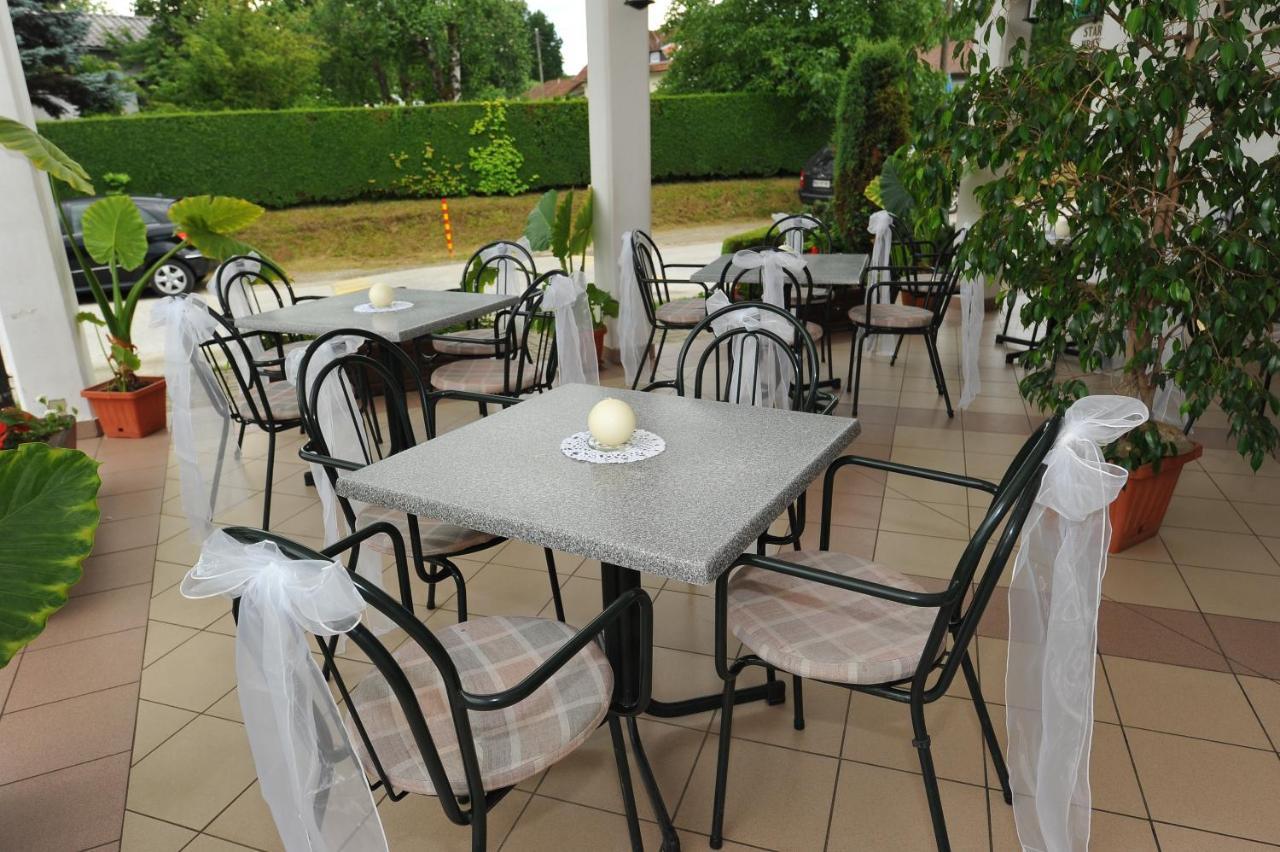 Gostisce - Guest House Stari Hrast 柳托梅尔 外观 照片